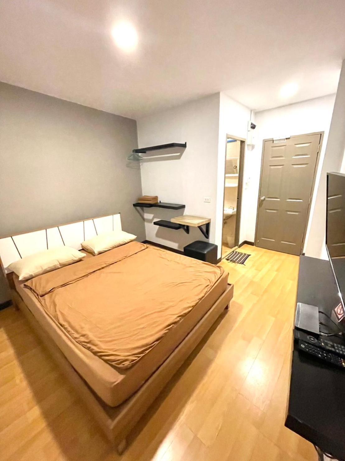 Inn Trog And Inn Soi (Adults Only) Bangkok Esterno foto