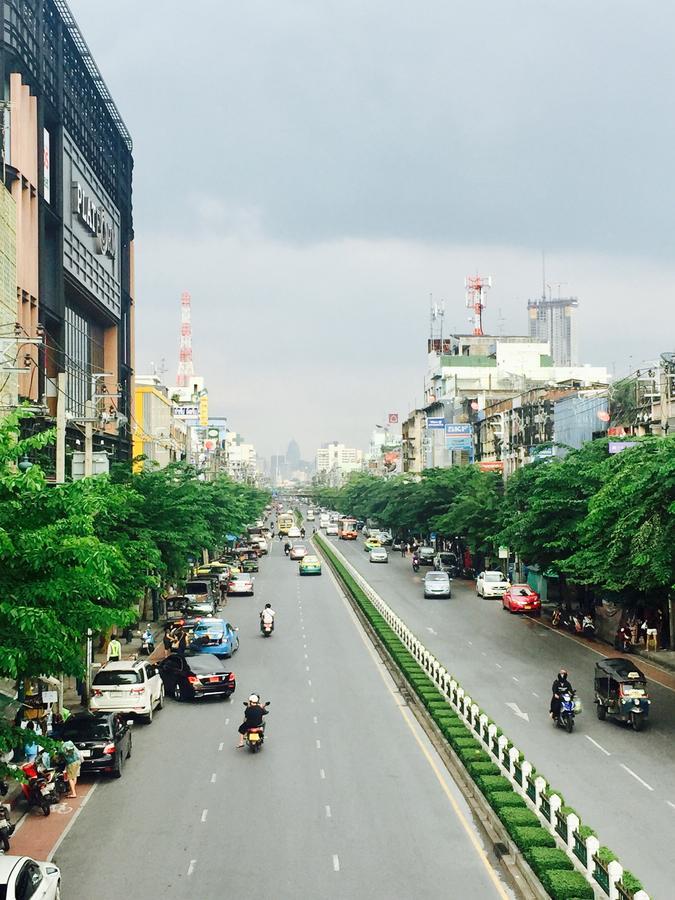 Inn Trog And Inn Soi (Adults Only) Bangkok Esterno foto