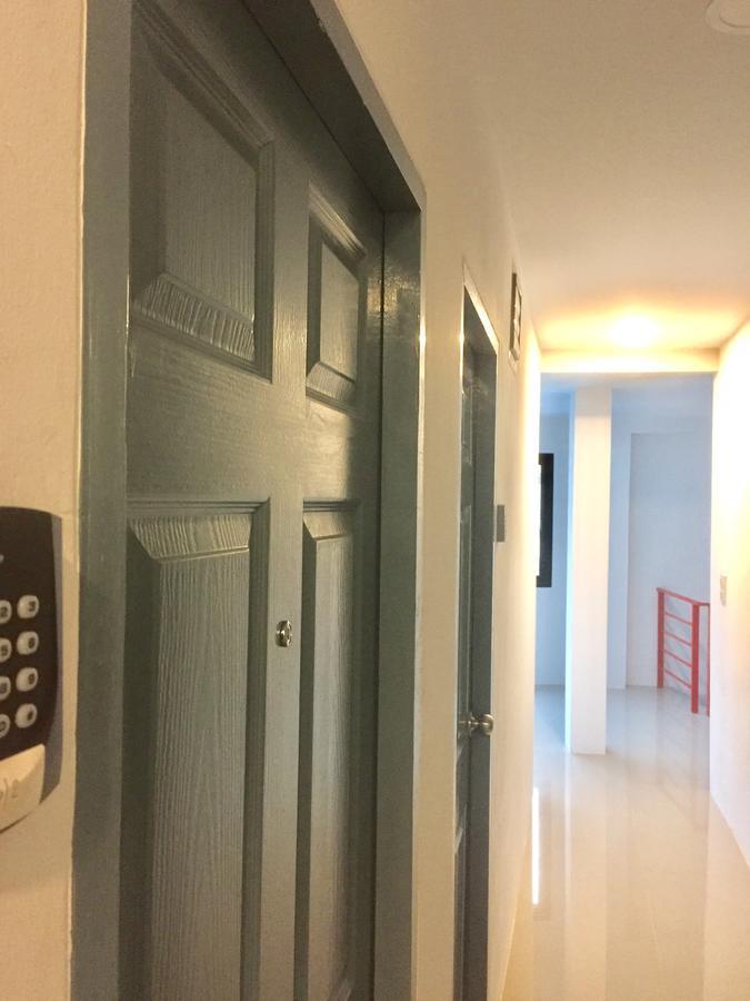 Inn Trog And Inn Soi (Adults Only) Bangkok Esterno foto