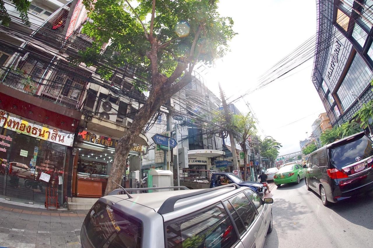 Inn Trog And Inn Soi (Adults Only) Bangkok Esterno foto