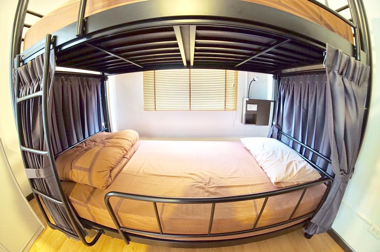 Inn Trog And Inn Soi (Adults Only) Bangkok Esterno foto