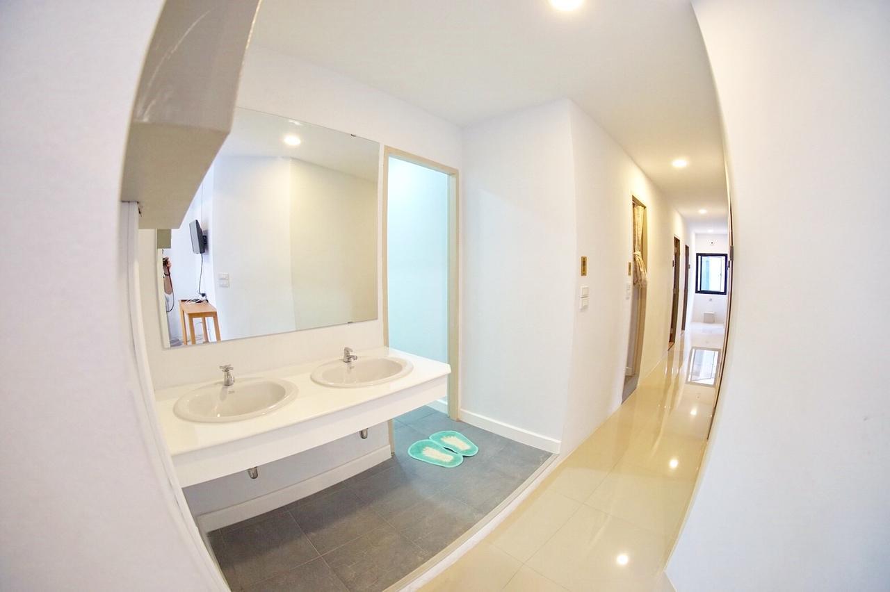 Inn Trog And Inn Soi (Adults Only) Bangkok Esterno foto
