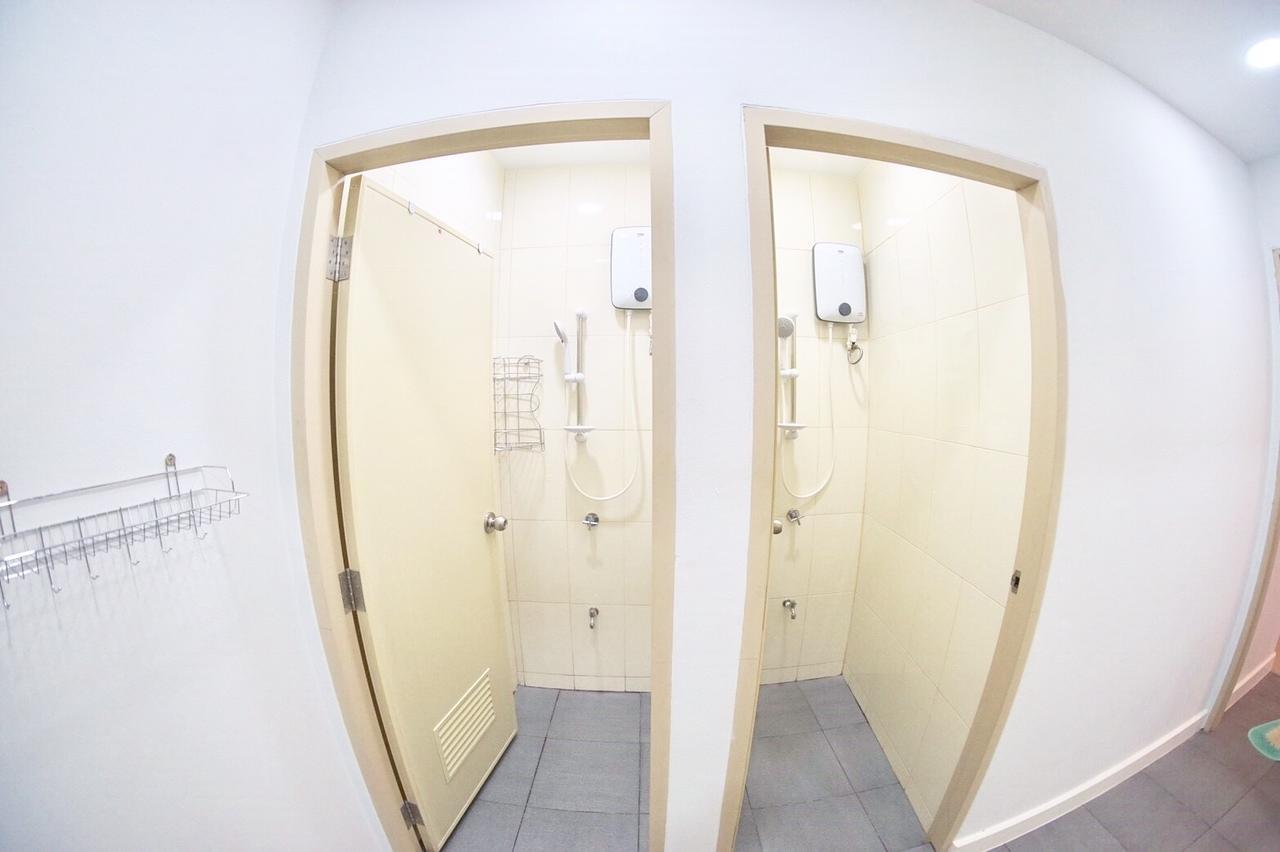 Inn Trog And Inn Soi (Adults Only) Bangkok Esterno foto