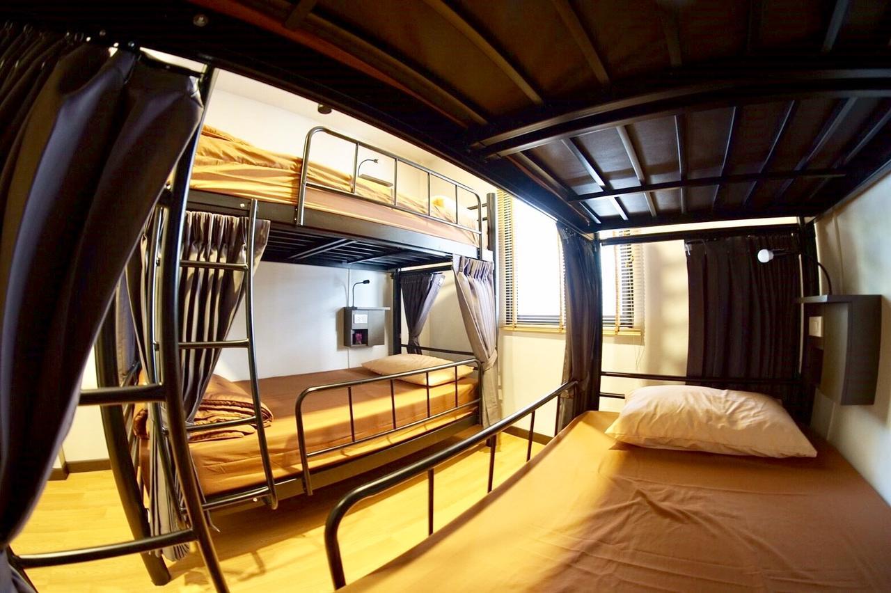 Inn Trog And Inn Soi (Adults Only) Bangkok Esterno foto